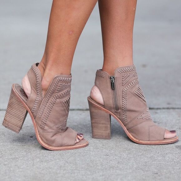 VINCE Camuto-Karinta Open Toe Bootie (8.5) - Picture 1 of 12